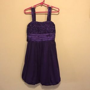 Girl’s dress